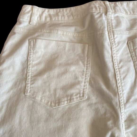 Chicos English cream comfortable flattering stretch corduroy pants size 18 NWOT - Picture 9 of 9